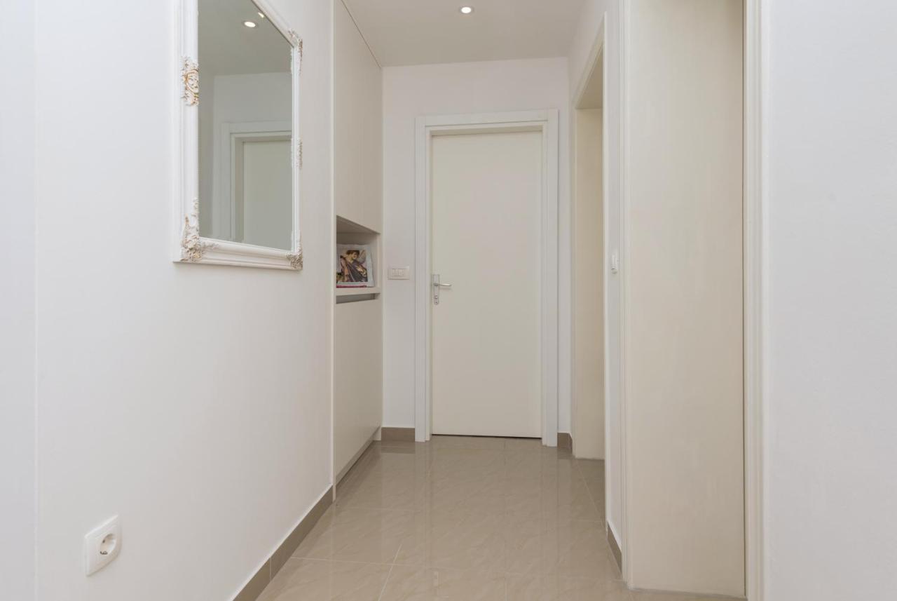 Apartment Strawberry Makarska Exterior foto