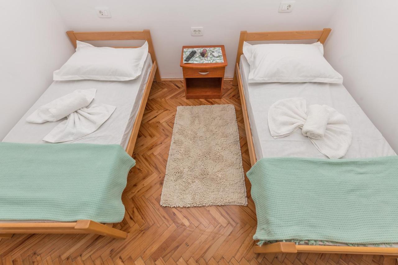 Apartment Strawberry Makarska Exterior foto